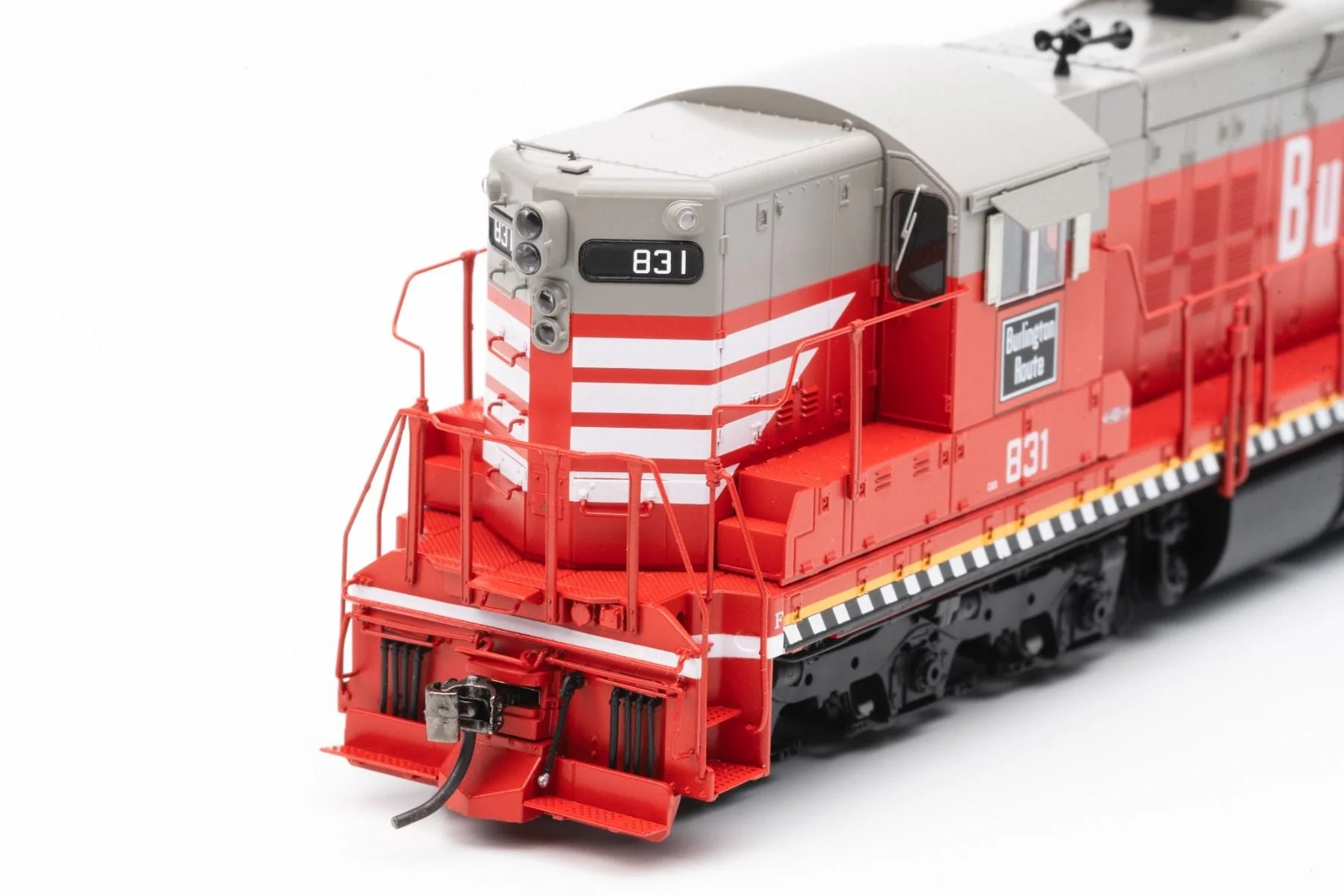 Rapido Trains 050224 HO Burlington EMD SD9 Diesel Locomotive DC/Silent #837 - Image 6