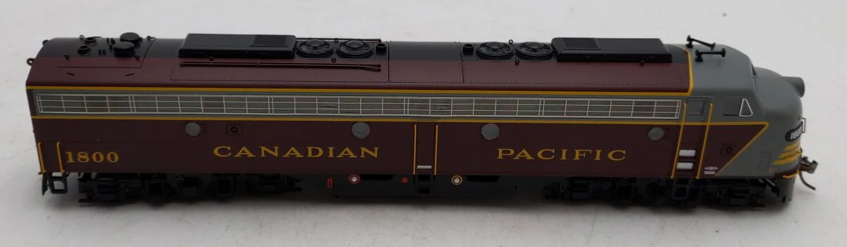 Rapido Trains 28009 HO CP Early Maroon EMD E8A Diesel Locomotive DC #1800 LN/Box - Image 2
