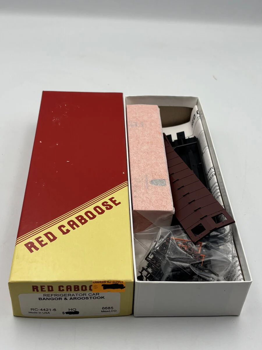 Red Caboose RC-4421-6 HO Refrigerator Car Bangor & Aroostook #6685 Kit