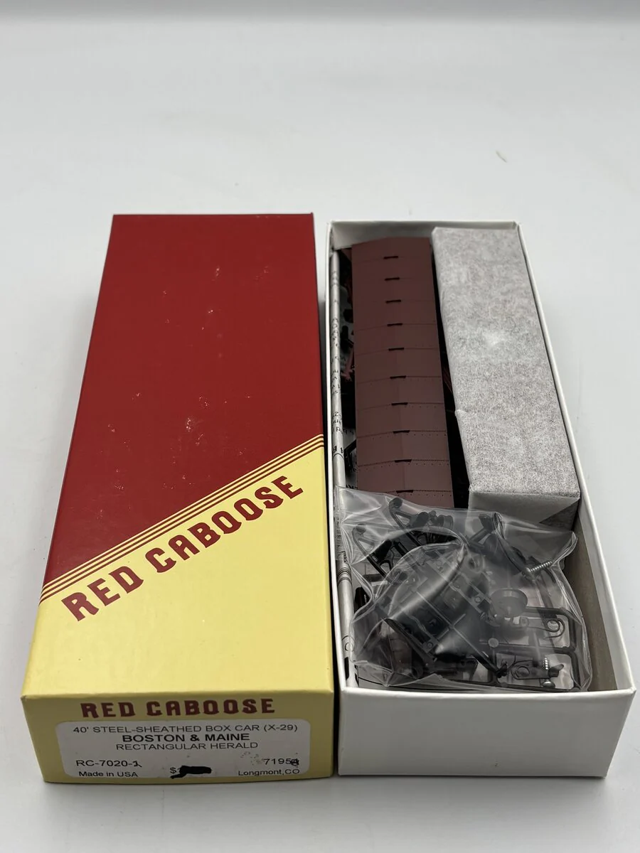 Red Caboose RC-7020-1 HO 40' Steel-Sheathed Boxcar Boston & Maine Kit
