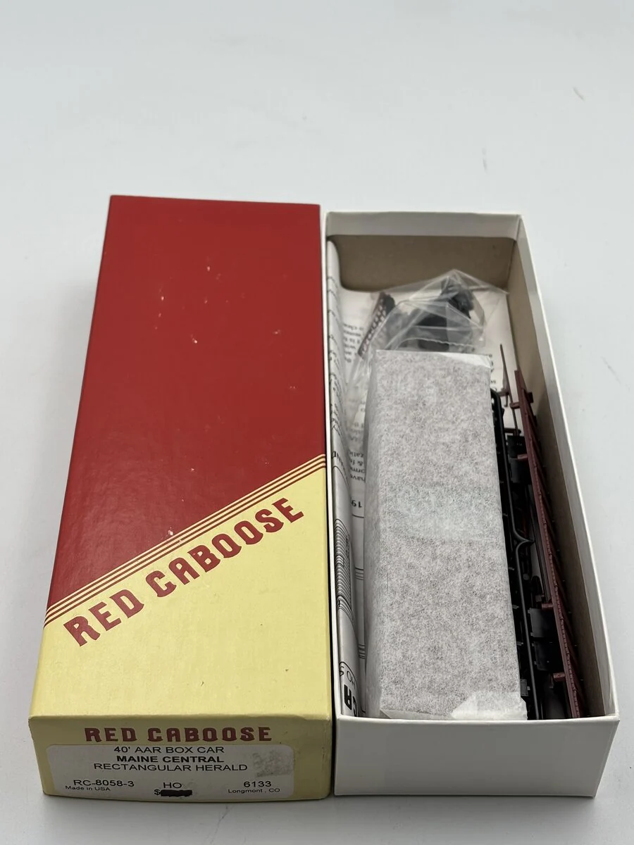 Red Caboose RC-8058-3 HO 40' AAR Boxcar Maine Central Rectangular Herald Kit