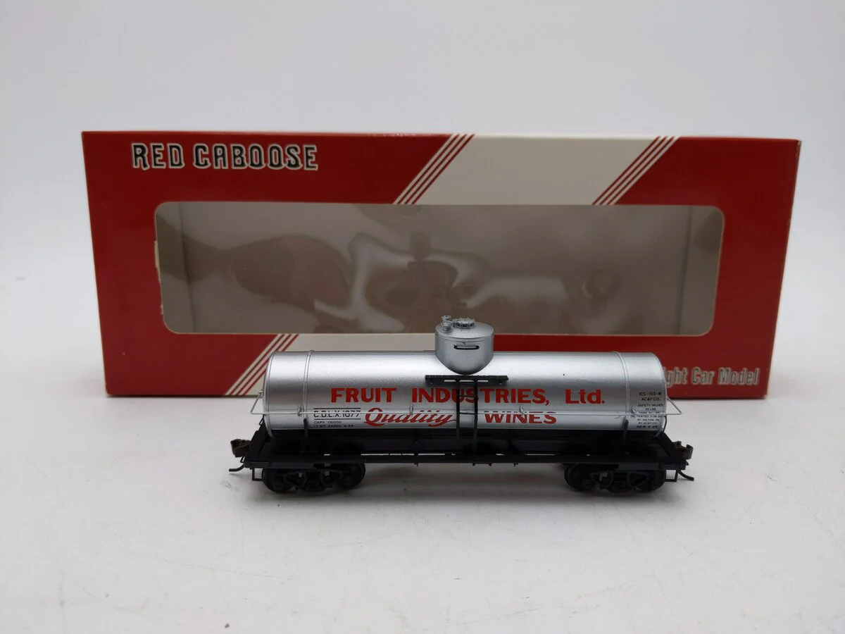 Red Caboose RR-33022-4 HO Scale Fruit Industries 103W 10K Gallon Tank Car #1077 LN/Box