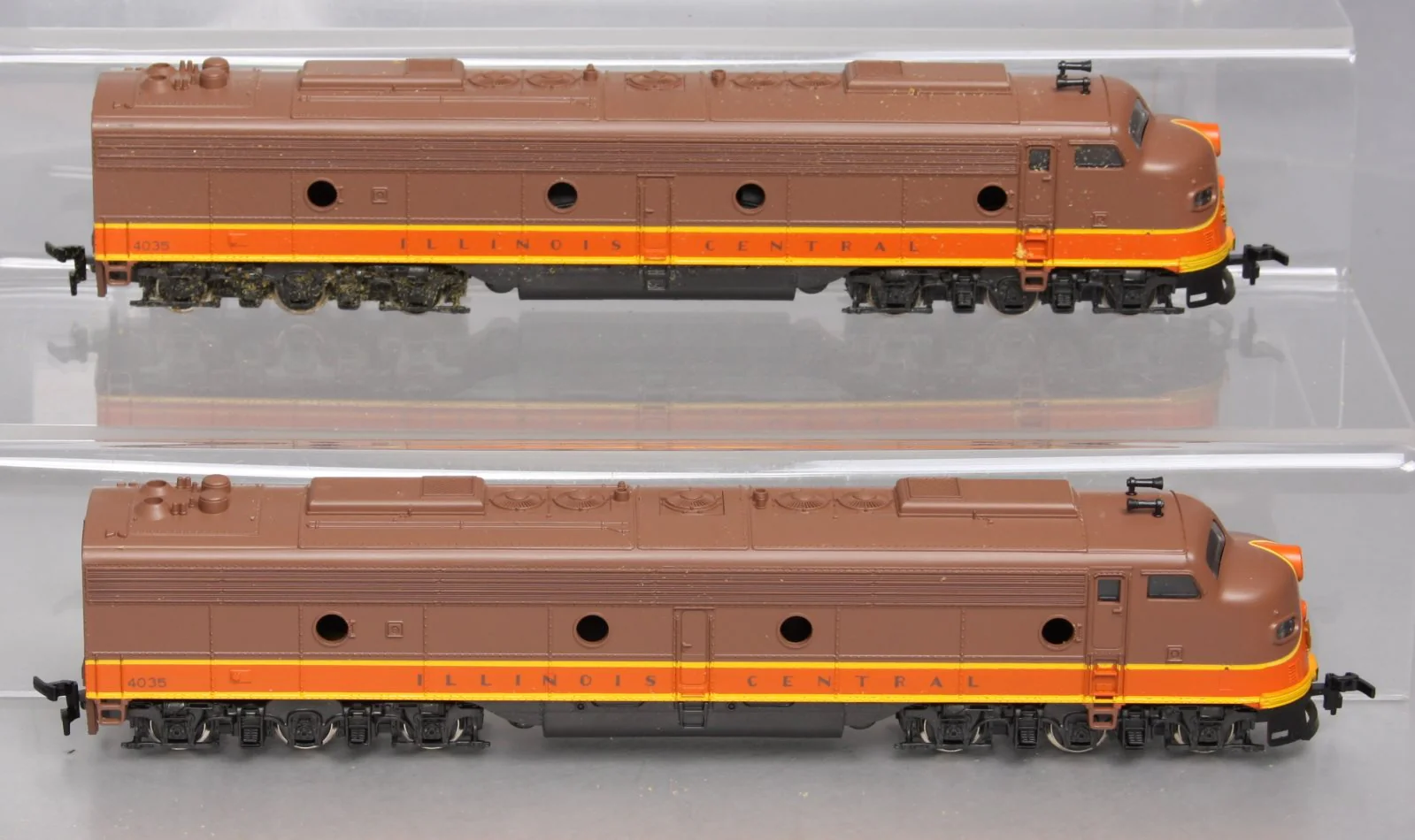Rivarossi 1929 HO Illinois Central EMD E-8 AA Diesel Locomotive Set LN/Box - Image 2