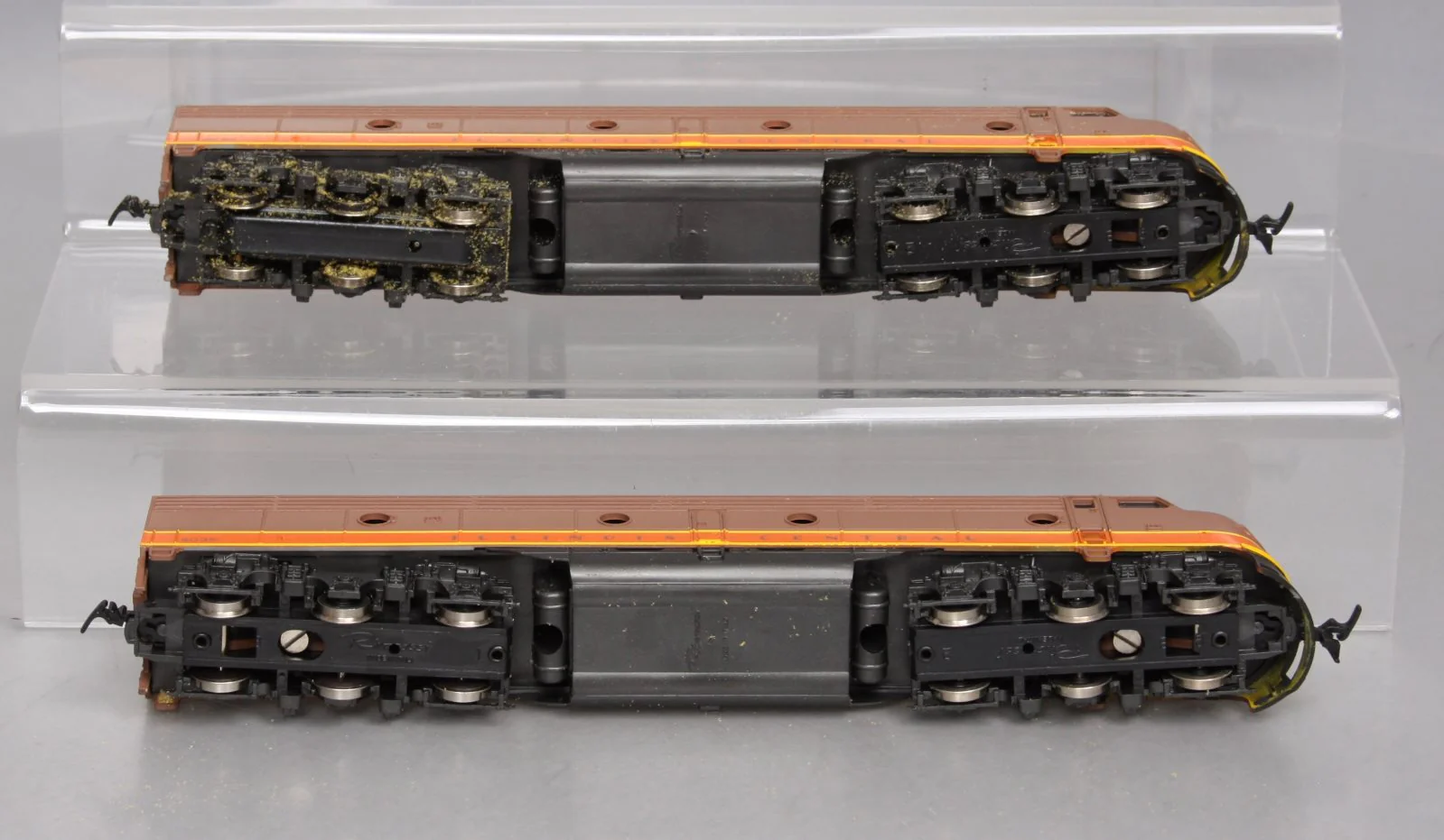Rivarossi 1929 HO Illinois Central EMD E-8 AA Diesel Locomotive Set LN/Box - Image 4
