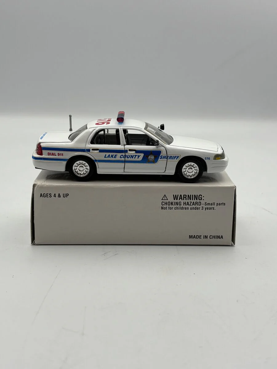 Road Champs 1999 1:43 Crown Victoria Police Interceptor Lake County #576 - Image 2