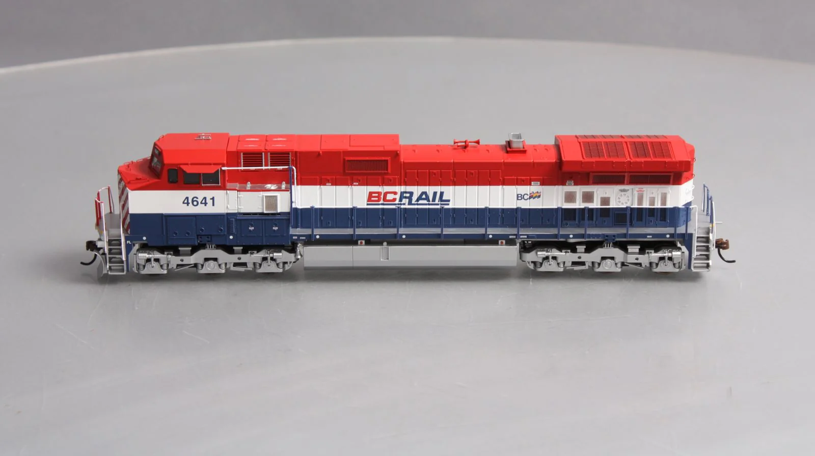 Roundhouse 78039 HO Scale BC Rail Dash 9-44CW Diesel Locomotive #4641 LN/Box - Image 2