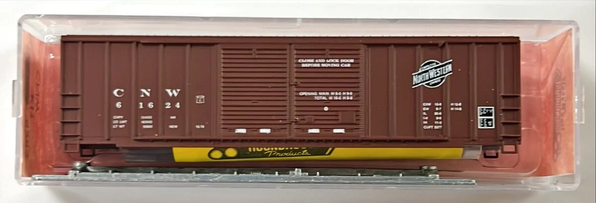 Roundhouse 8283 N CNW Boxcar Kit #61624 - unassembled LN/Box