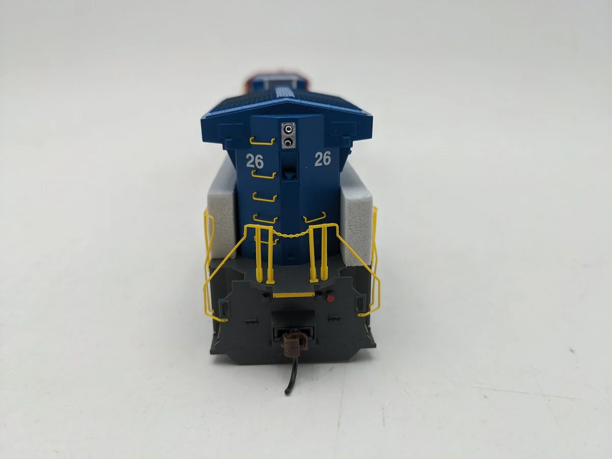 Roundhouse 97260 HO Scale Quebec Cartier Mining AC4400CW Diesel Locomotive #26 EX/Box - Image 6