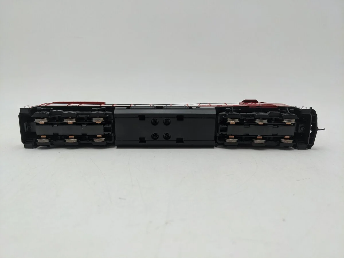 Roundhouse RND97268 HO Scale Canadian Pacific AC4400CW Diesel Engine #8128 EX/Box - Image 4