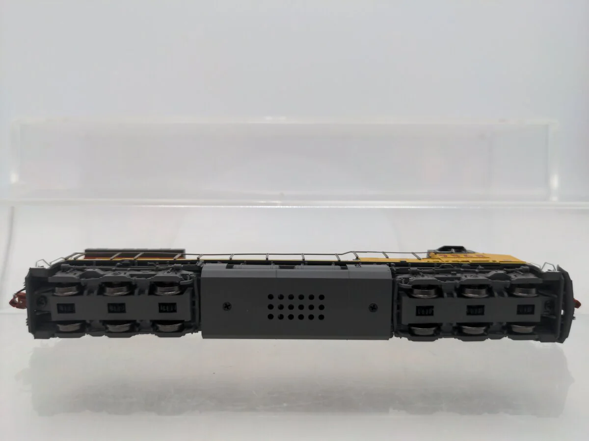 Scale Trains SXT38544 N Scale Union Pacific Diesel Locomotive #9568 LN/Box - Image 3