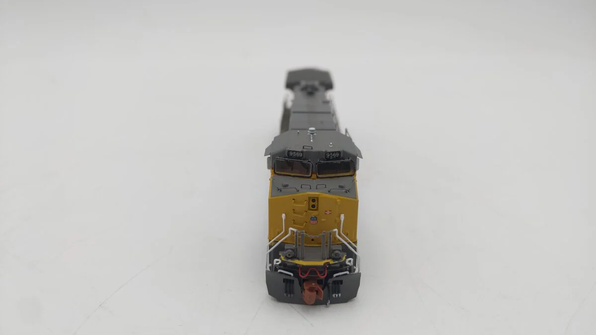Scale Trains SXT38546 N Scale Union Pacific Diesel Locomotive #9569 LN/Box - Image 5