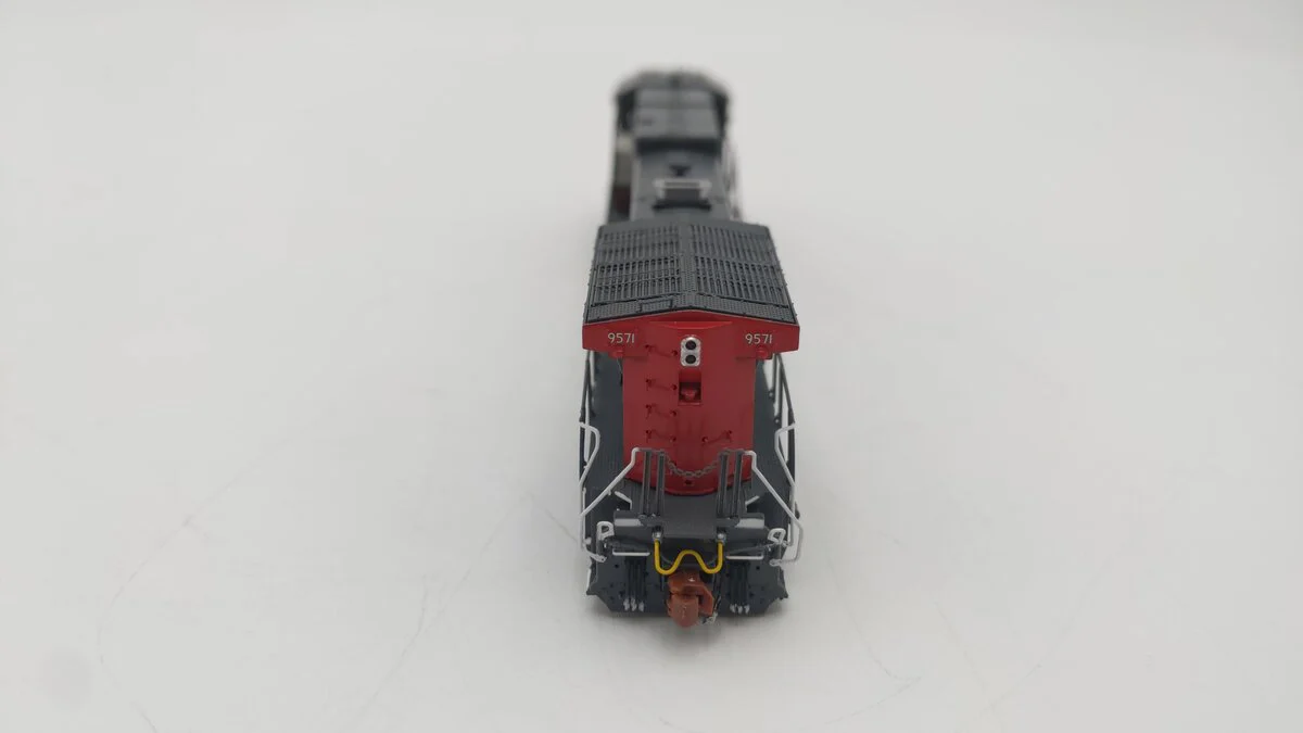 Scale Trains SXT38550 N Scale Southern Pacific Diesel Locomotive #9571 LN/Box - Image 6
