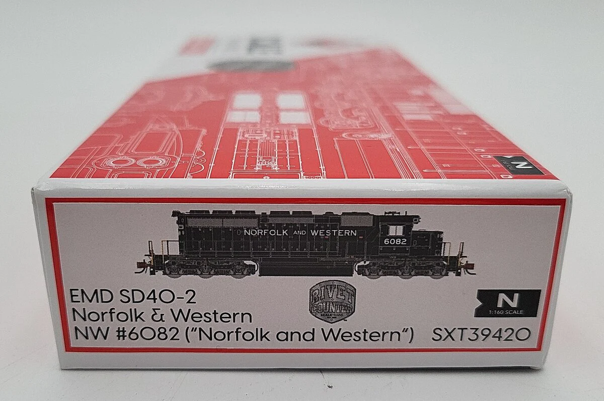 Scale Trains SXT39420 N Scale Norfolk and Western Diesel Locomotive LN/Box - Image 8