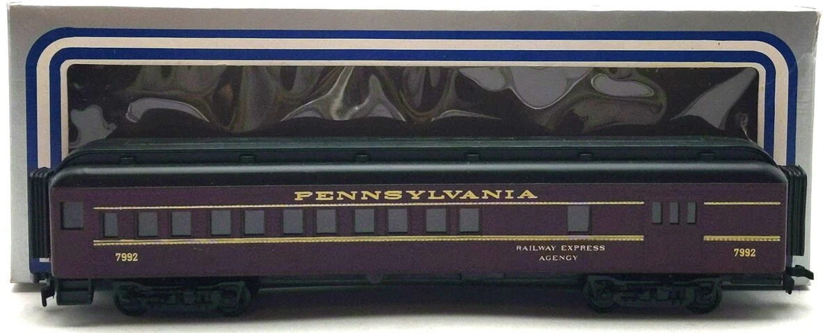 SceneMaster 8060 HO Penn. "Railway Express Agency" Pass. Combine Car #7992 VG/Box