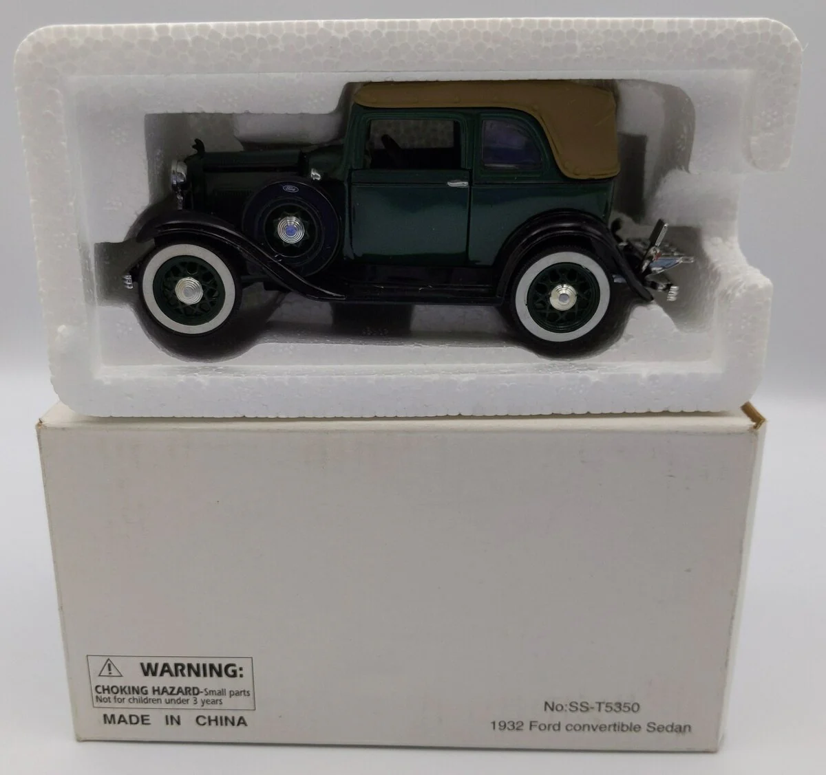 Signature Models SS-T5350 1:32 Die-Cast Green/Tan Ford Convertible Sedan