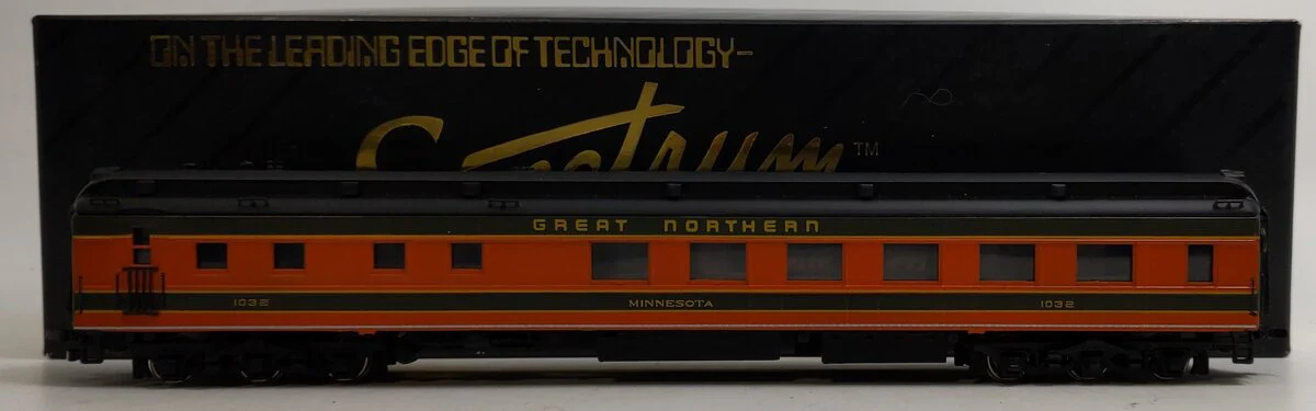 Spectrum 89034 HO Scale Great Northern "Minnesota" Diner Car #1032