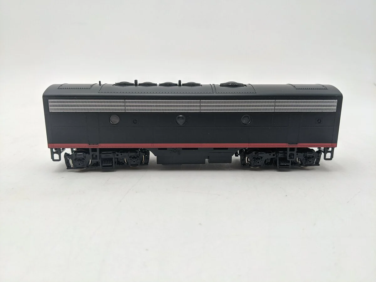 Stewart 3399 HO Southern Pacific F7B Phase 2 Non-Powered Diesel Locomotive EX - Image 2