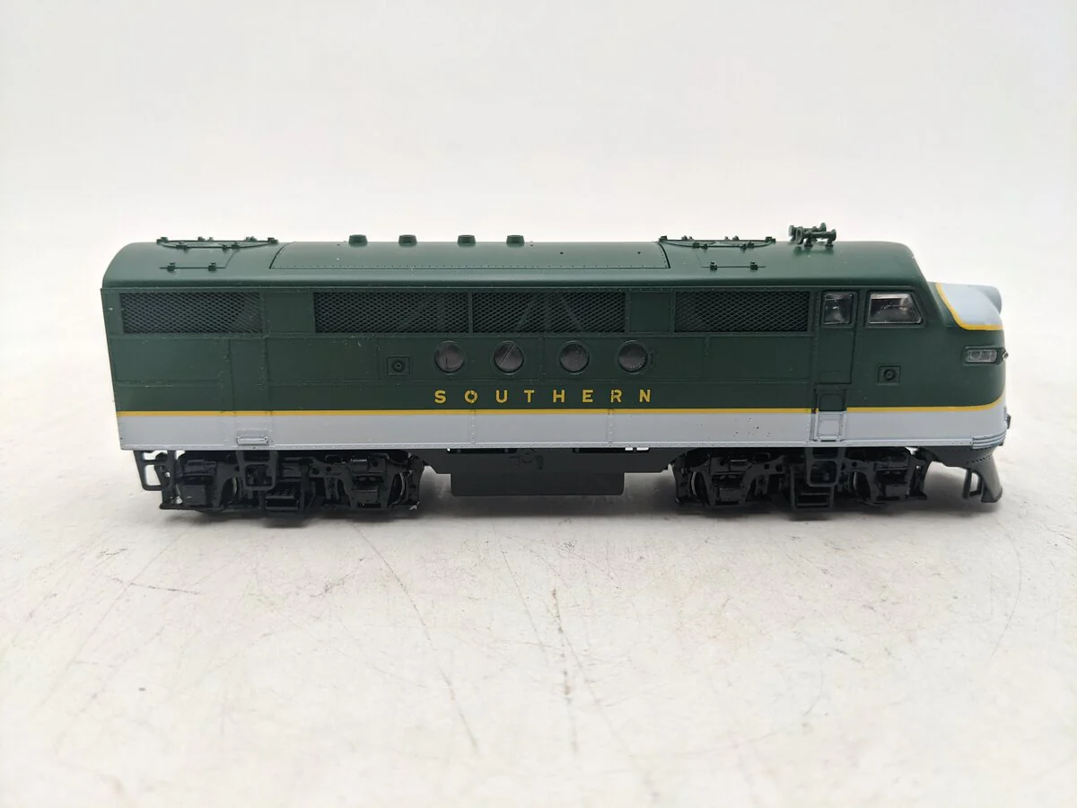 Stewart 5021 HO Southern EMD FT A Powered Diesel Locomotive EX/Box - Image 2