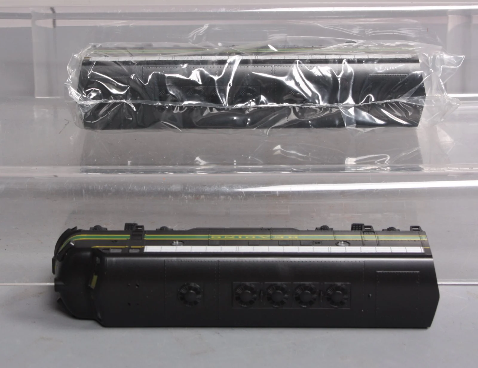 Stewart 5617 HO Reading EMD F7 Phase I Early AB Powered Diesel Locomotive Set LN/Box - Image 3