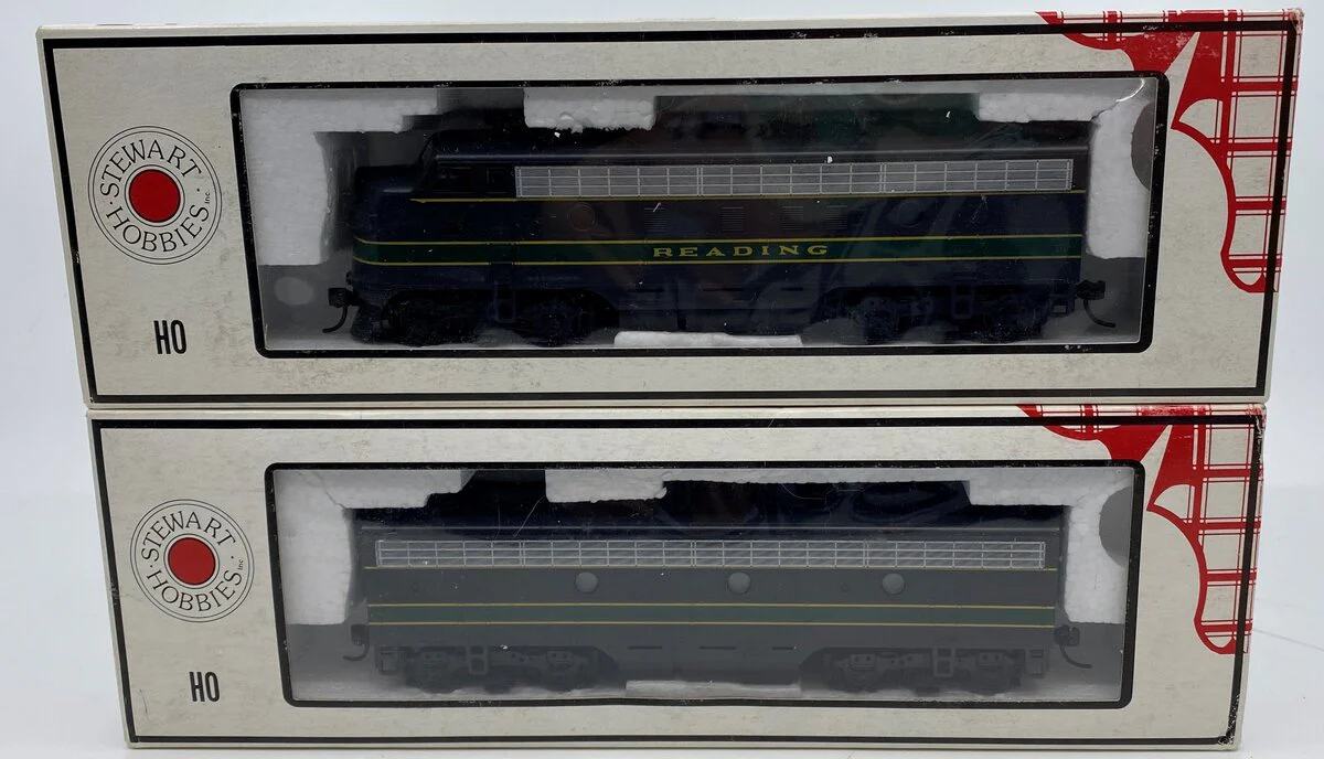 Stewart 5617 HO Reading EMD F7 Phase I Early AB Powered Diesel Locomotive Set LN/Box - Image 9