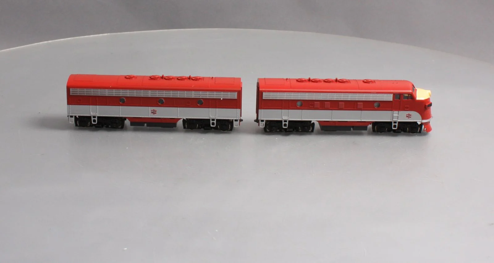 Stewart 5713 HO MKT EMD F7 Phase I-Late Powered A/B Diesel Locomotive Kit LN/Box - Image 2