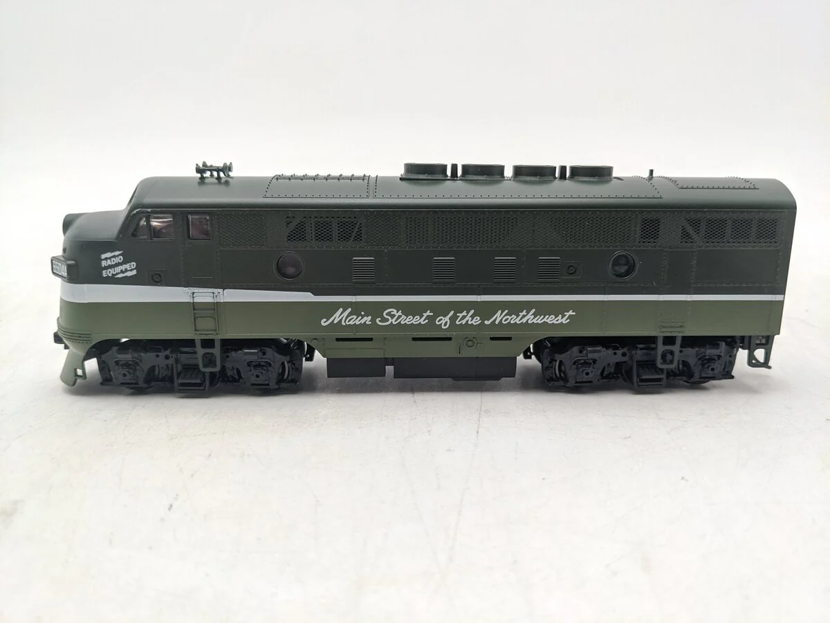Stewart 8490 HO Northern Pacific Passenger F3 Phase IV A Unit Diesel Locomotive EX
