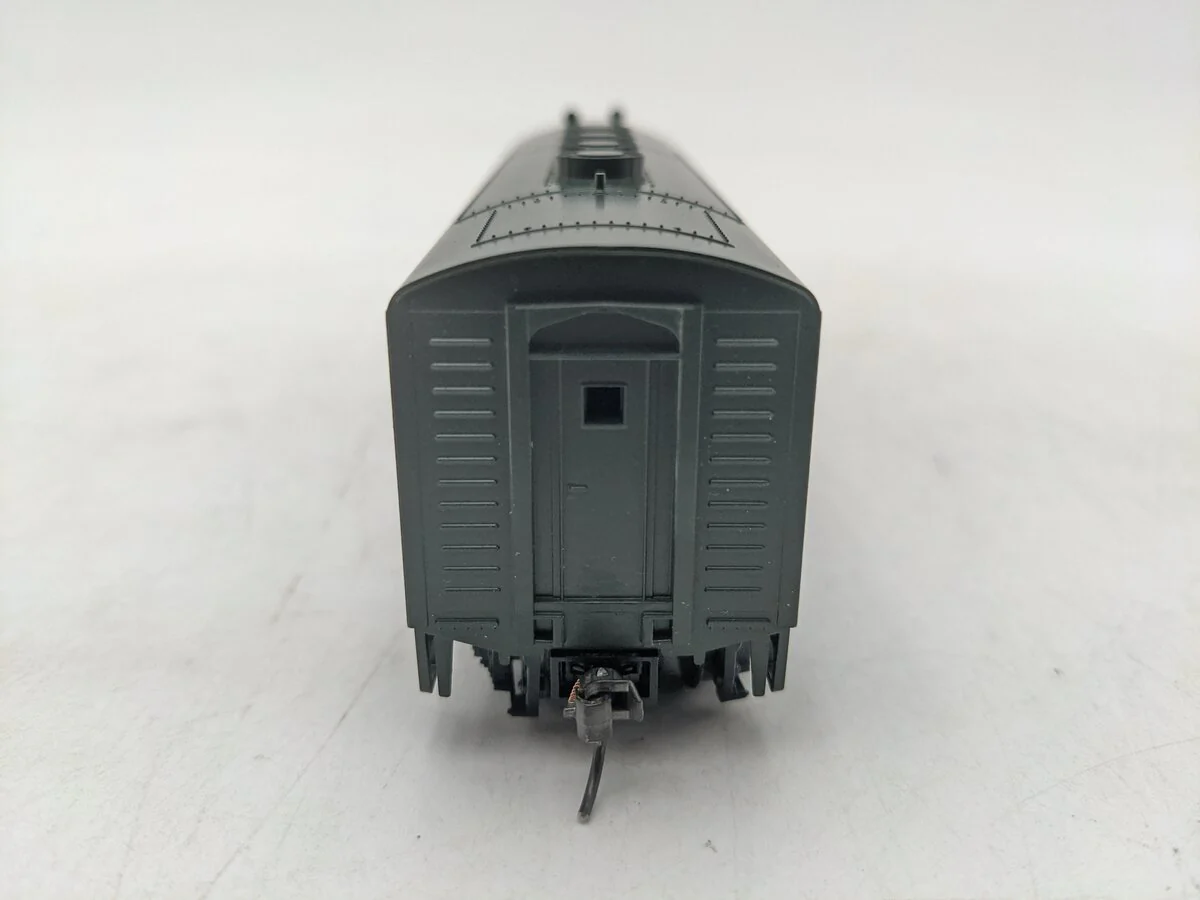 Stewart 8490 HO Northern Pacific Passenger F3 Phase IV A Unit Diesel Locomotive EX - Image 6