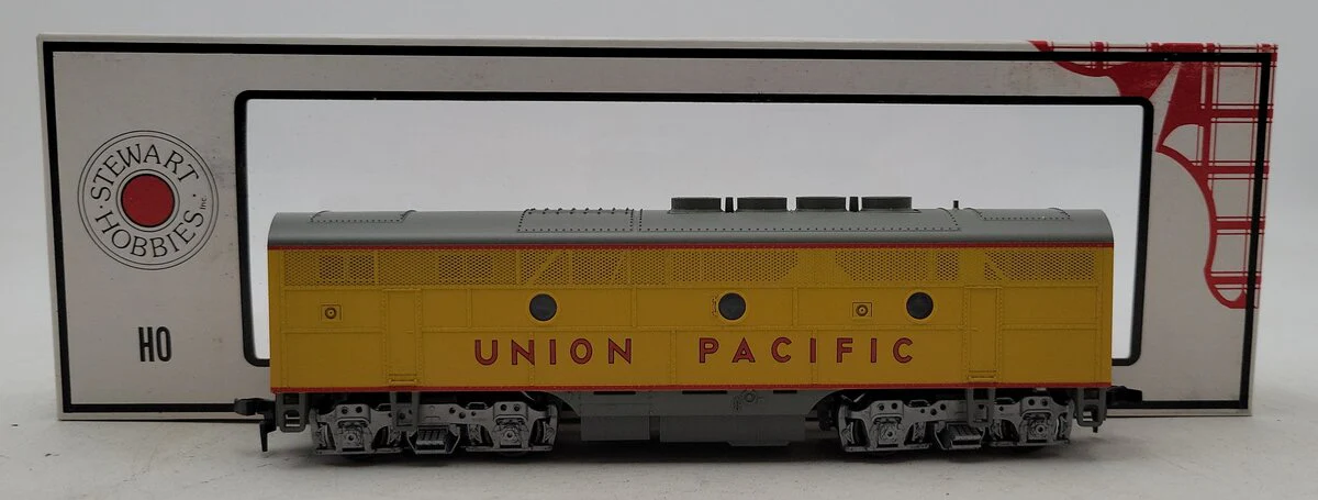 Stewart 8511 HO Union Pacific Phase II Powered F3B Diesel Locomotive EX/Box