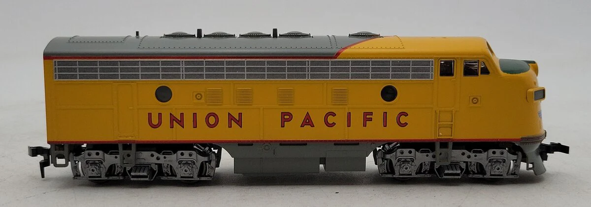 Stewart 9180 HO Union Pacific F7A Phase I Late Powered Diesel Locomotive EX/Box - Image 2