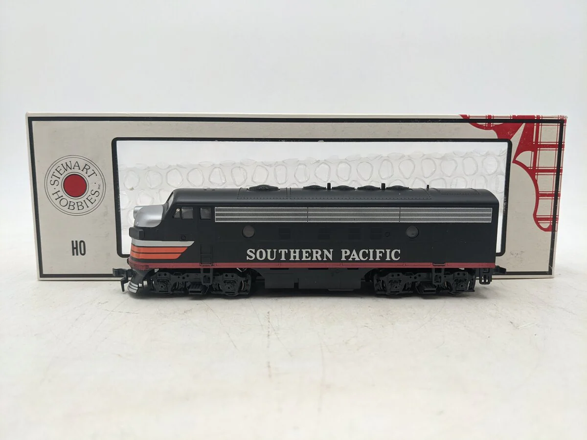 Stewart 9240 HO SP Black Widow F7A Phase II Powered Diesel Locomotive EX/Box