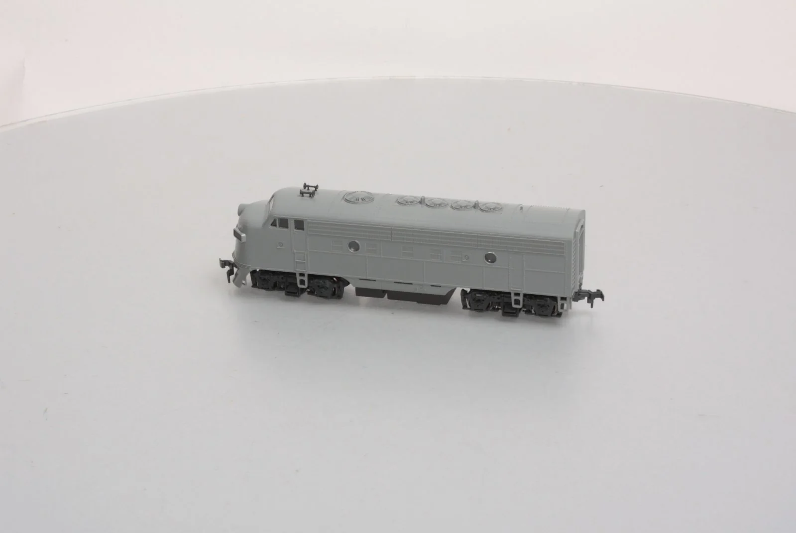 Stewart 9310 HO Scale EMD F9A Undecorated Diesel Locomotive LN/Box - Image 2