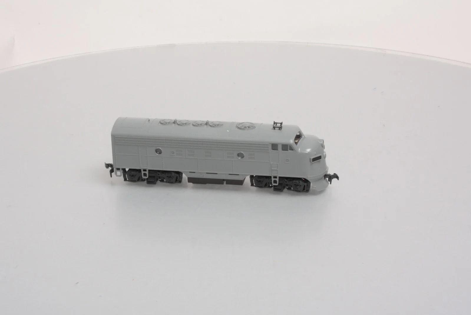 Stewart 9310 HO Scale EMD F9A Undecorated Diesel Locomotive LN/Box - Image 6