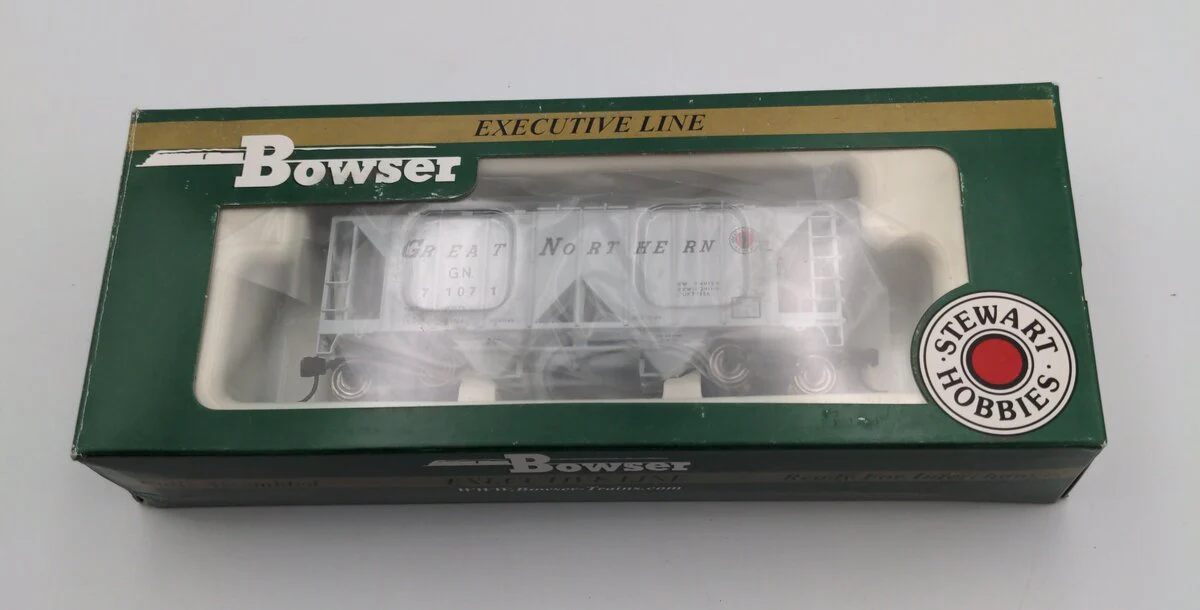 Stewart Hobbies 40312 70 Ton Covered Hopper GN Road #71071