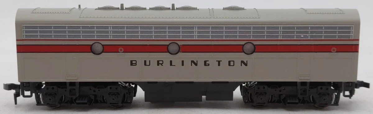 Stewart Hobbies 9092 HO Scale Burlington Northern B Unit Diesel Locomotive LN/Box - Image 2
