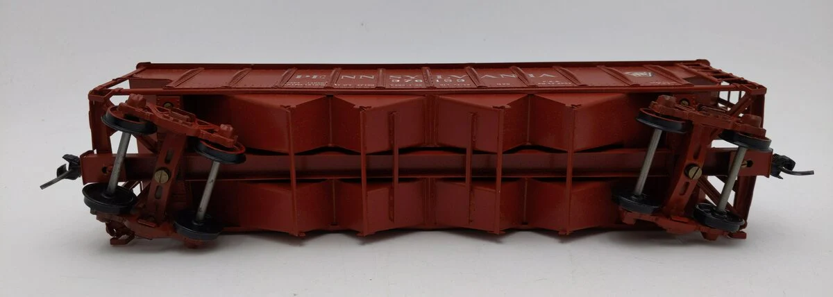 US Hobbies 801 O Scale 2-Rail Pennsy 4-Bay Hopper EX/Box - Image 3
