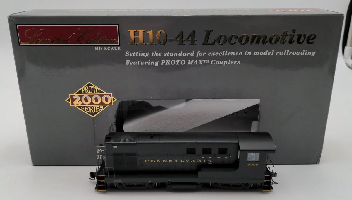Walthers 40810 HO Pennsylvania Railroad Diesel Locomotive #9095