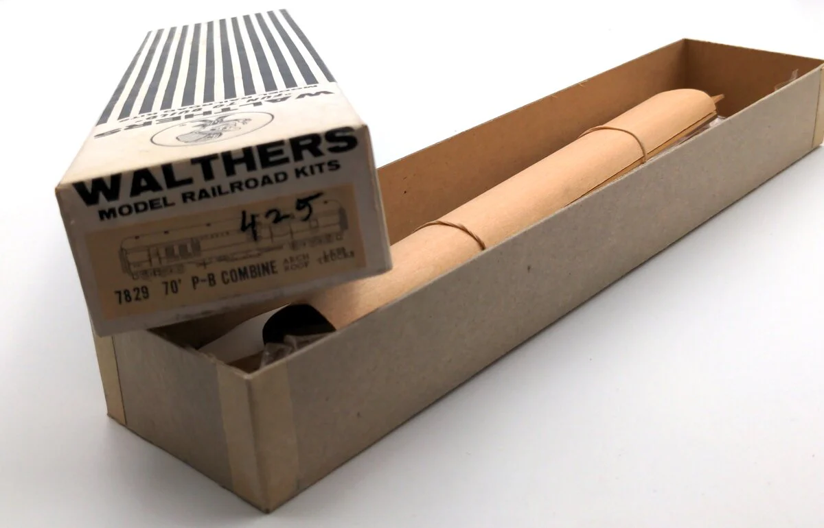 Walthers 7829 HO Scale P-B Combine Arch Roof Kit