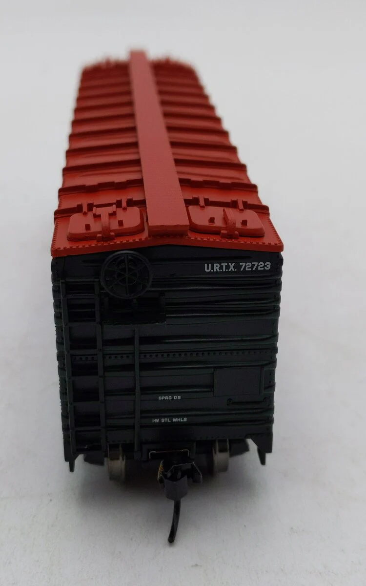 Walthers 910-3506 HO Union Refrigerator Trans. URTX 40' Steel Meat Reefer Black EX/Box - Image 4