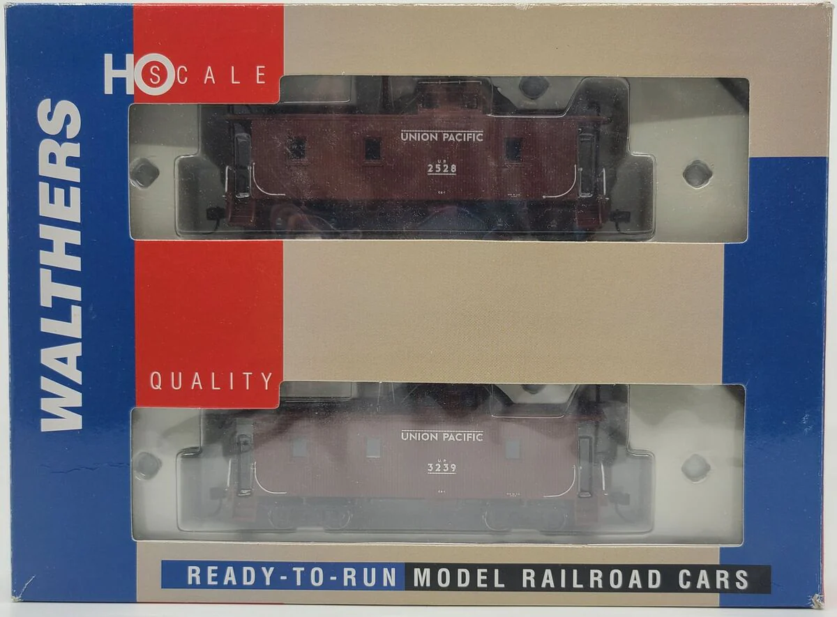 Walthers 932-27542 HO Scale Union Pacific CA-1 Wood Caboose (Pack of 2) LN/Box