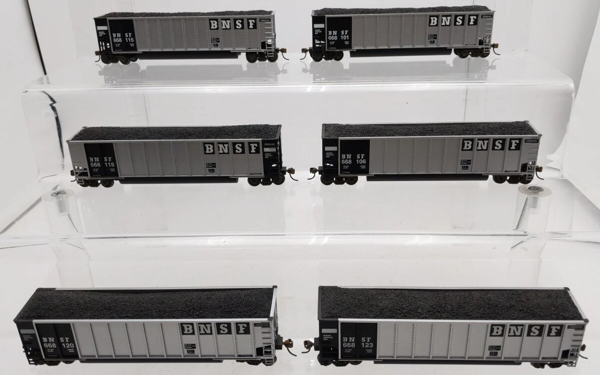 Walthers 932-5327 HO Scale Burlington Northern Santa Fe Bethgons (Pack of 6) EX/Box - Image 2