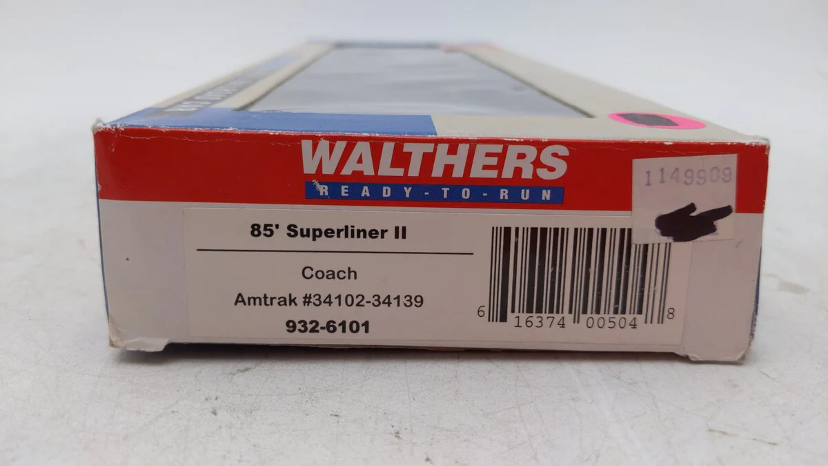 Walthers 932-6101 Amtrak 85' Superliner II Coach Car #34102-34139 - Image 5