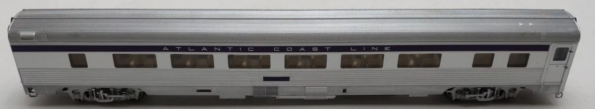 Walthers 932-6310 HO Atlantic Coast Line 85' Budd 46-Seat Coach LN/Box - Image 2