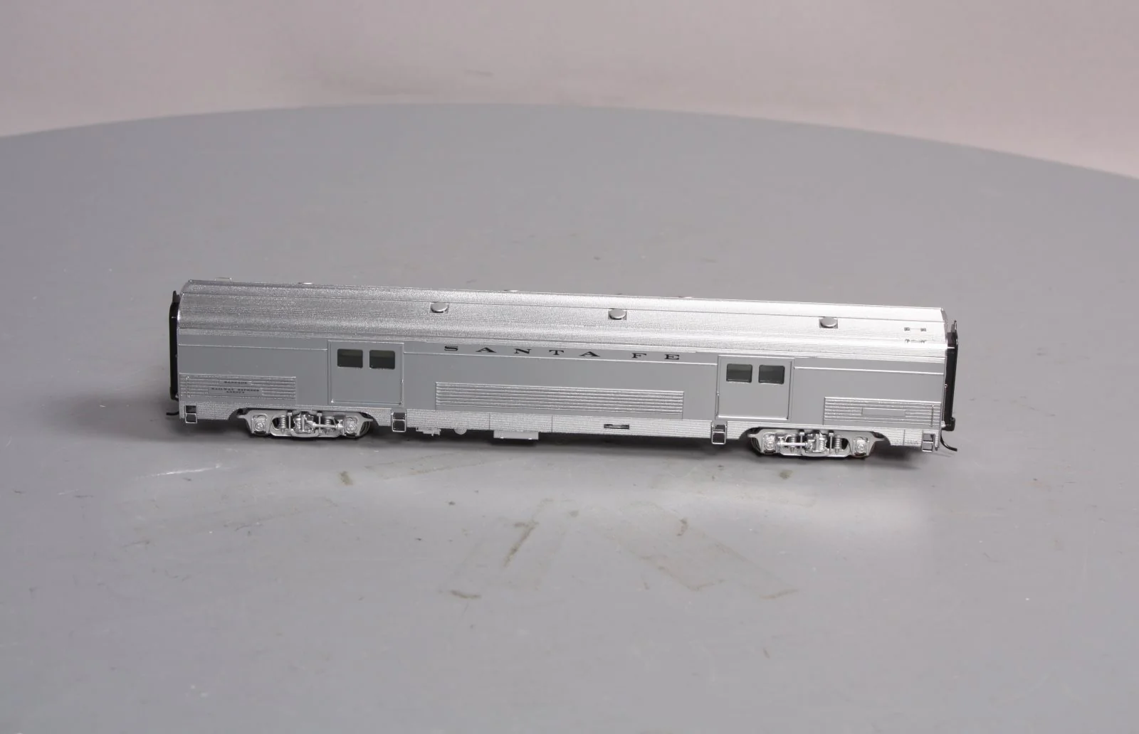 Walthers 932-9722 HO Scale Santa Fe Super Chief [Plated] Budd 73' Baggage Car LN/Box - Image 7