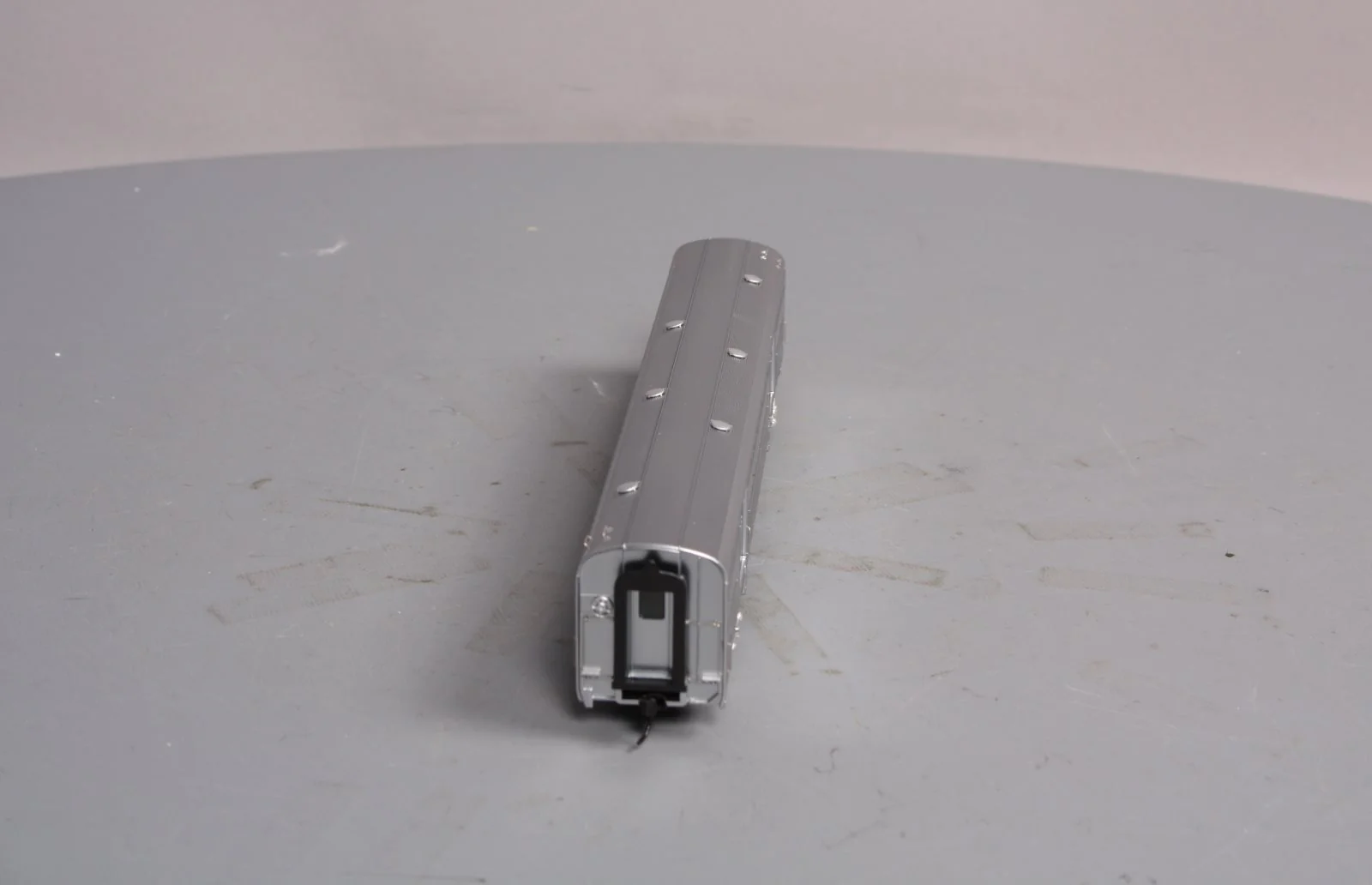 Walthers 932-9722 HO Scale Santa Fe Super Chief [Plated] Budd 73' Baggage Car LN/Box - Image 9