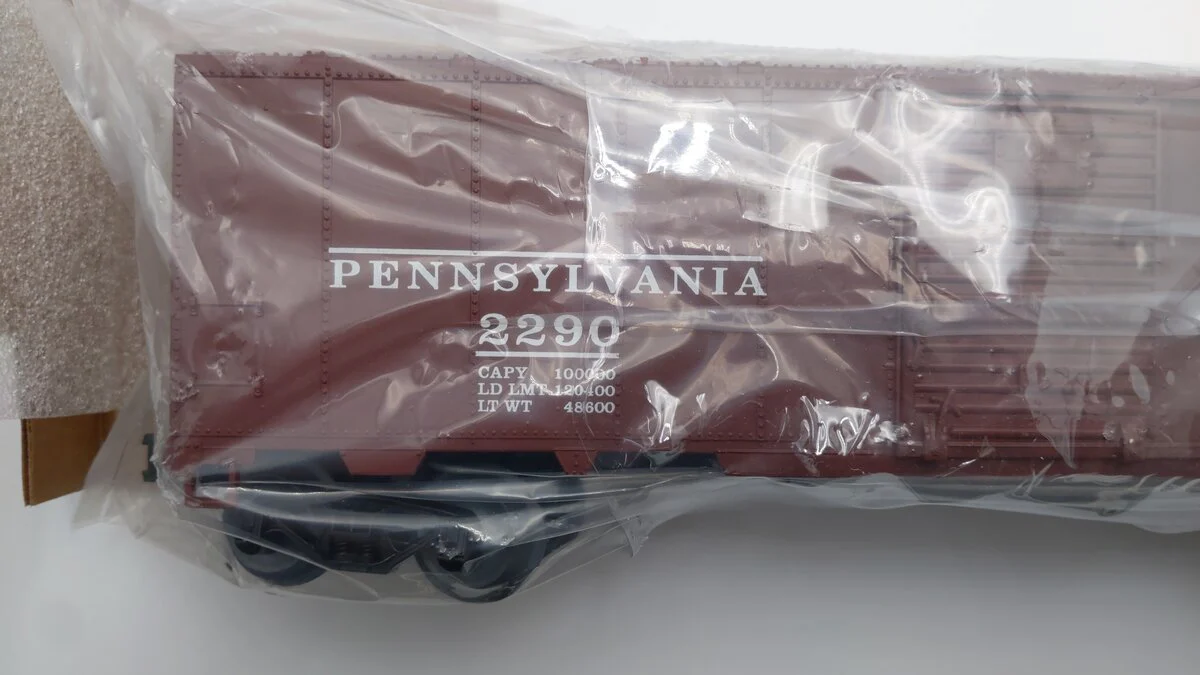Weaver 2290 O Gauge Pennsylvania Railroad Express Box Car (Hi-Rail) LN/Box - Image 3