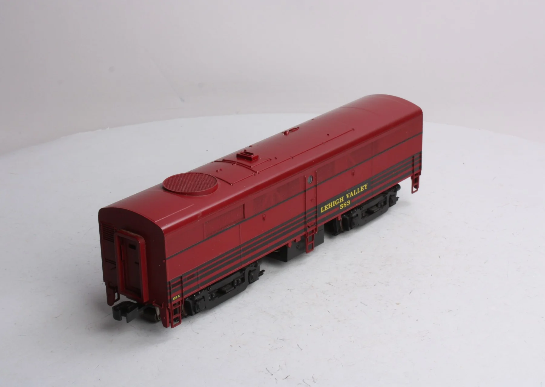 Weaver 6521 O Lehigh Valley Hi-Rail FA-2 Powered B-unit Diesel Locomotive #583 EX/Box - Image 4