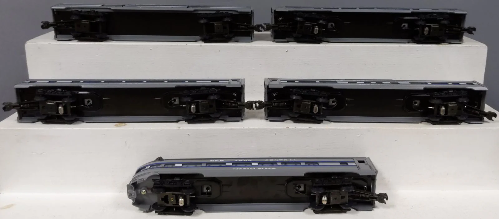 Weaver New York Central 5-Car Aluminum Passenger Set (3Rail) LN/Box - Image 4