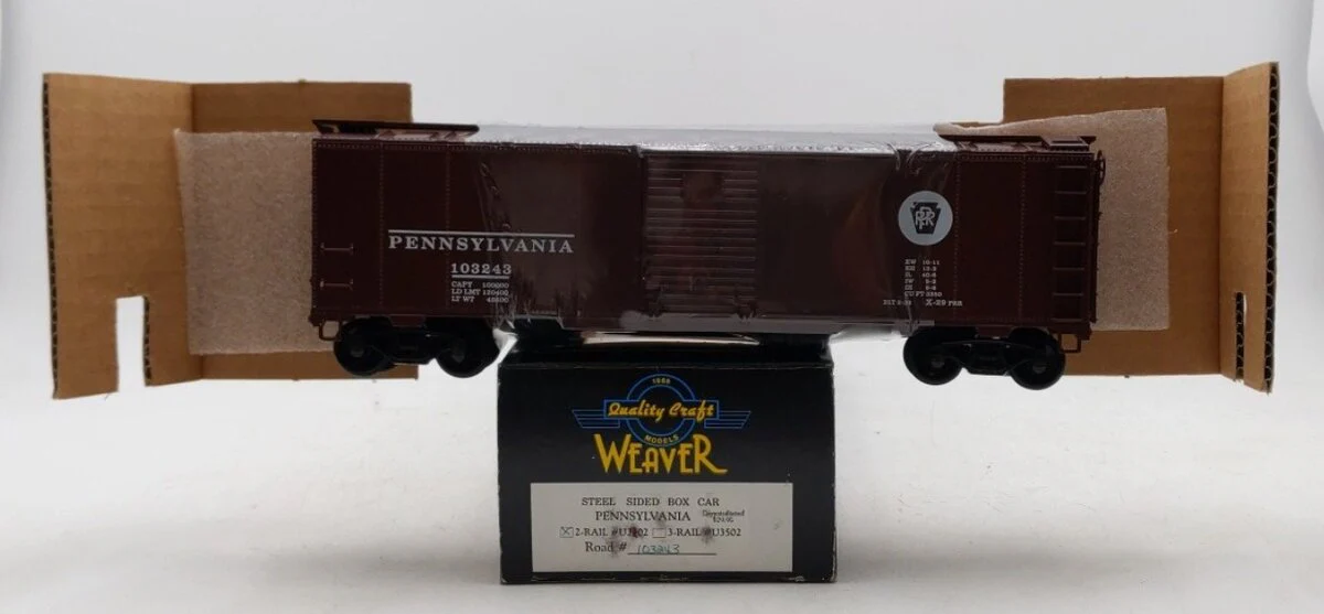 Weaver U3402 O Scale Pennsylvania Railroad Steel Sided Boxcar #103243 NIB