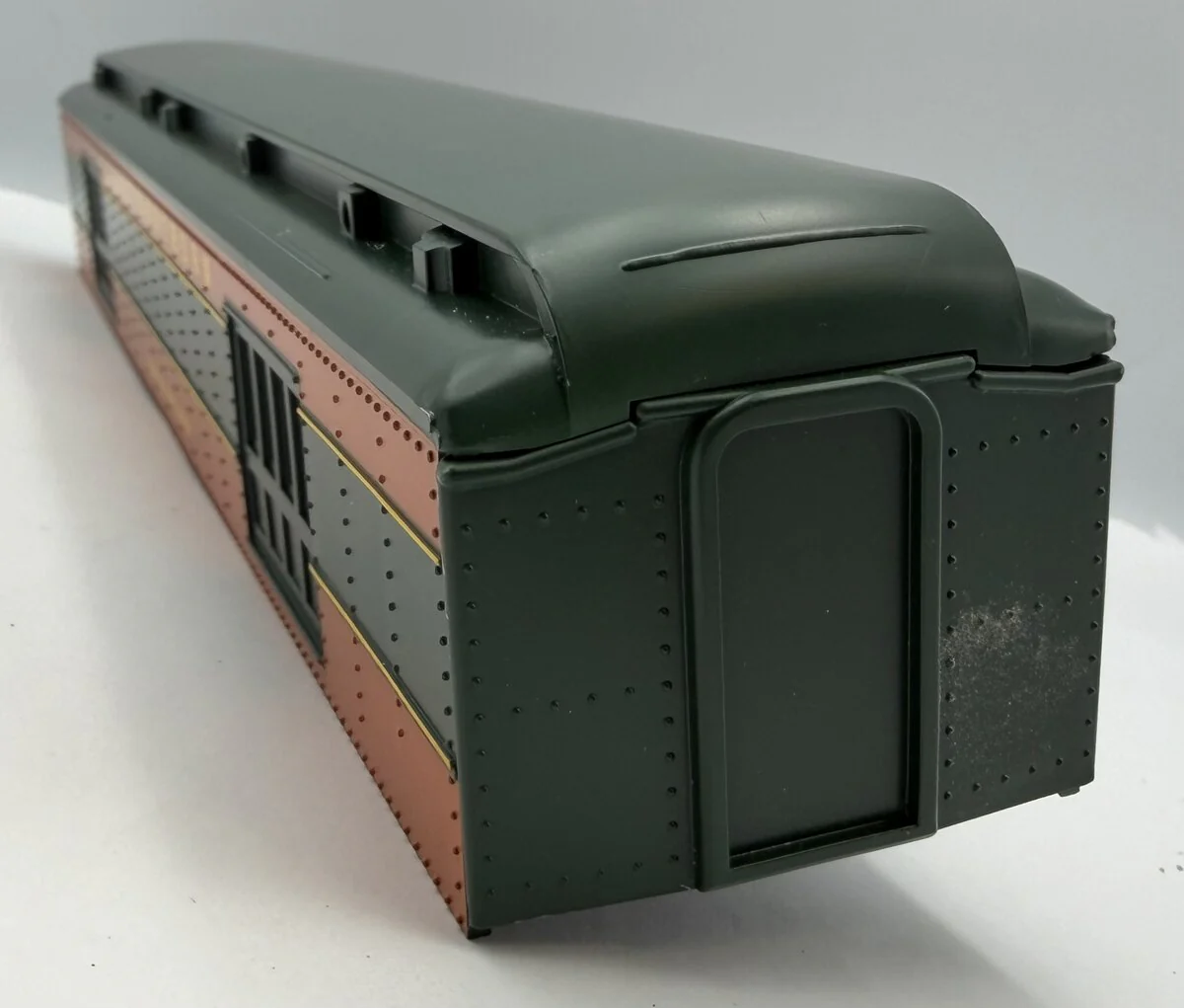 Williams 43352-4 Great Northern Empire Builder Baggage Passenger Car Shell/Frame - Image 6