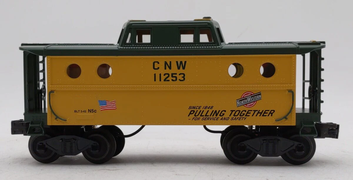 Williams CAB136 O Gauge C&NW Lighted Caboose #11253 LN/Box - Image 2